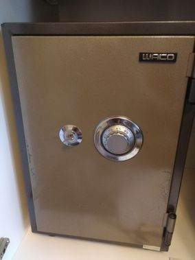 WACO palosuojakaappi mekaanisella numerolukolla ja avaimella
